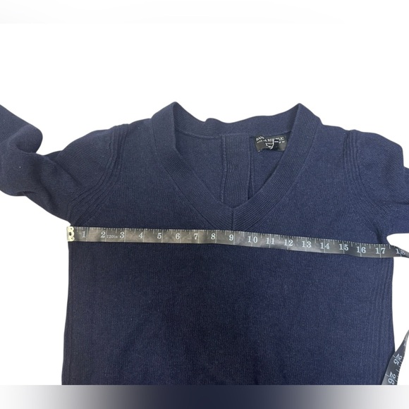 Banana Republic Women's Navy Button Back Sweater - Picture 10 of 10